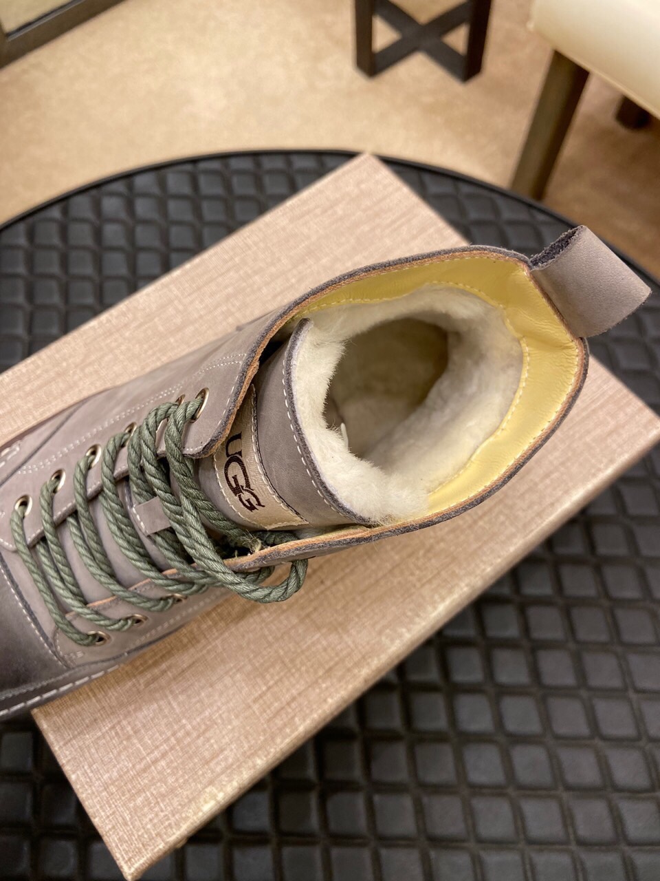 （真全羊毛里不加丝假毛）【UGG男鞋】 版型好到不多说，品质、做工、材料再度升级帅气来袭👏俊朗的外形👏精