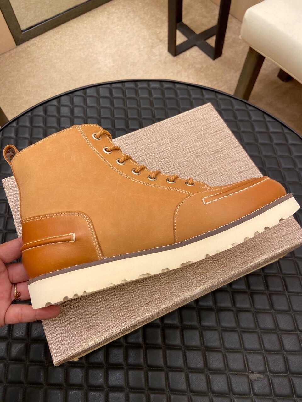 （真全羊毛里不加丝假毛）【UGG男鞋】 版型好到不多说，品质、做工、材料再度升级帅气来袭👏俊朗的外形👏精