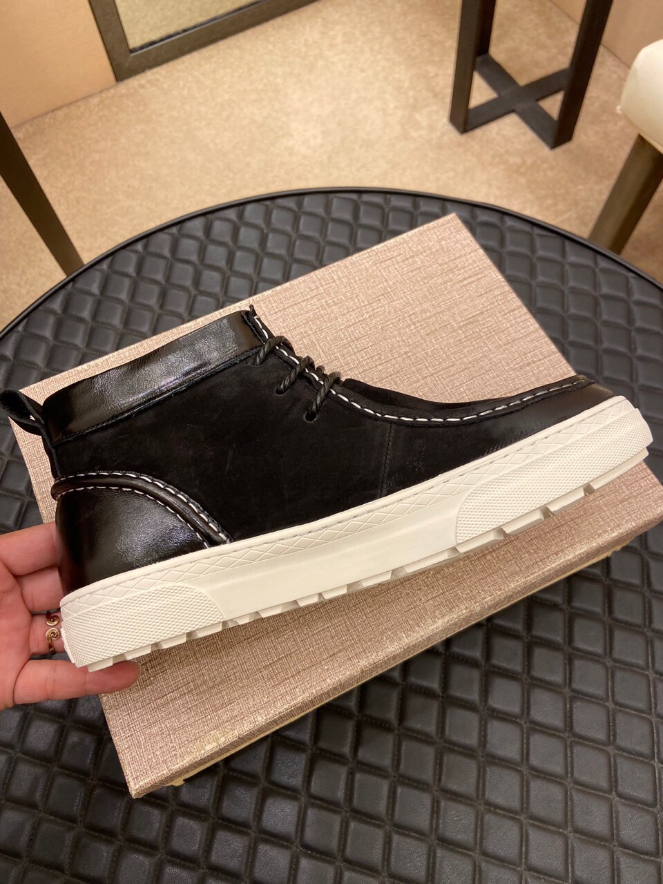 （真全羊毛里不加丝假毛）【UGG男鞋】 版型好到不多说，品质、做工、材料再度升级帅气来袭👏俊朗的外形👏精