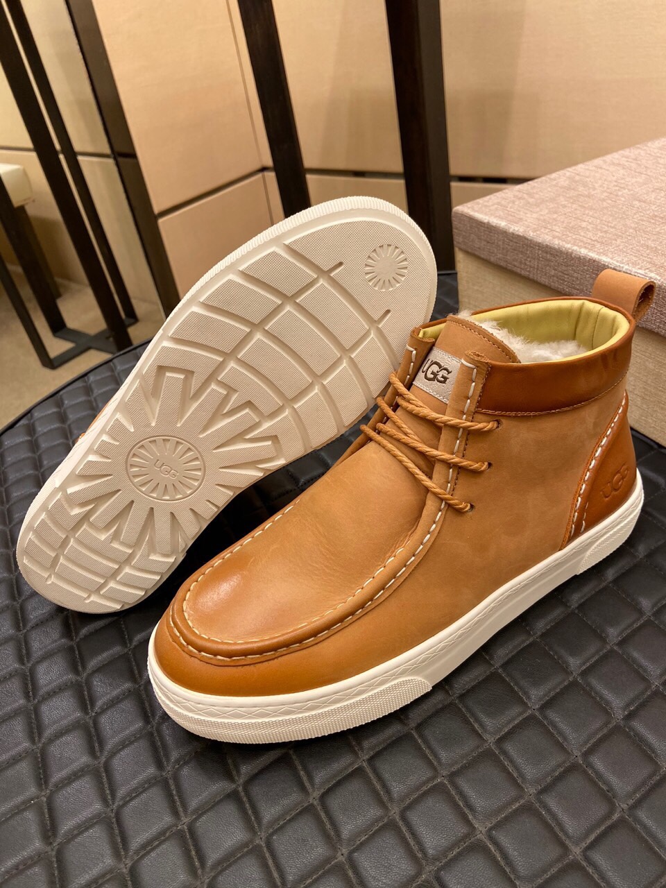 （真全羊毛里不加丝假毛）【UGG男鞋】 版型好到不多说，品质、做工、材料再度升级帅气来袭👏俊朗的外形👏精
