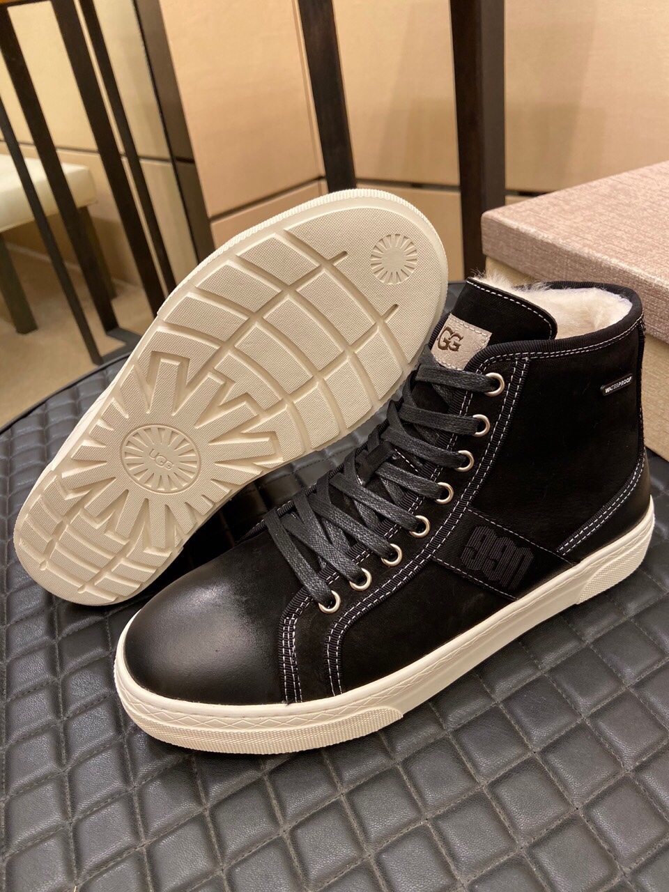 （真全羊毛里不加丝假毛）【UGG男鞋】 版型好到不多说，品质、做工、材料再度升级帅气来袭👏俊朗的外形👏精