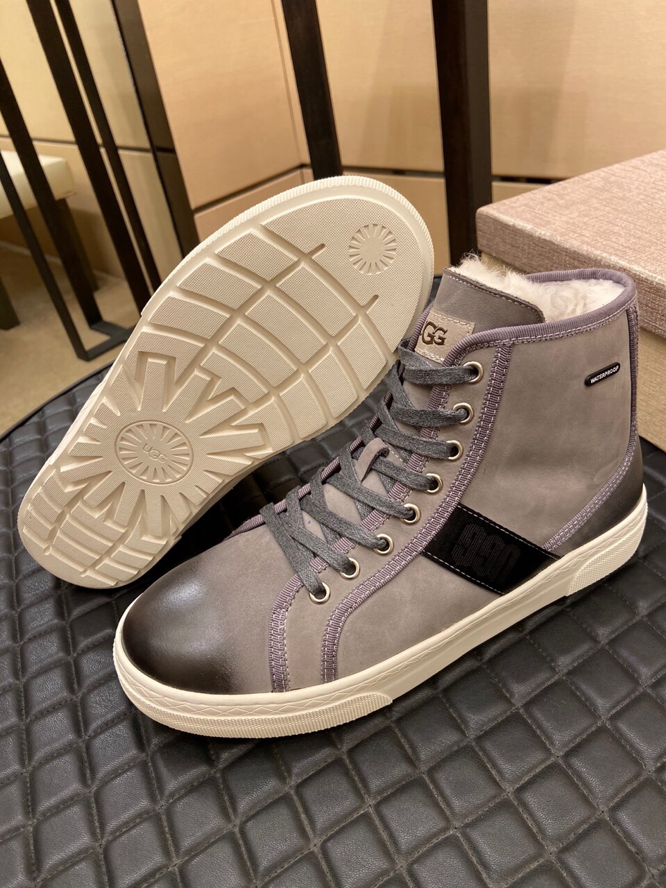 （真全羊毛里不加丝假毛）【UGG男鞋】 版型好到不多说，品质、做工、材料再度升级帅气来袭👏俊朗的外形👏精