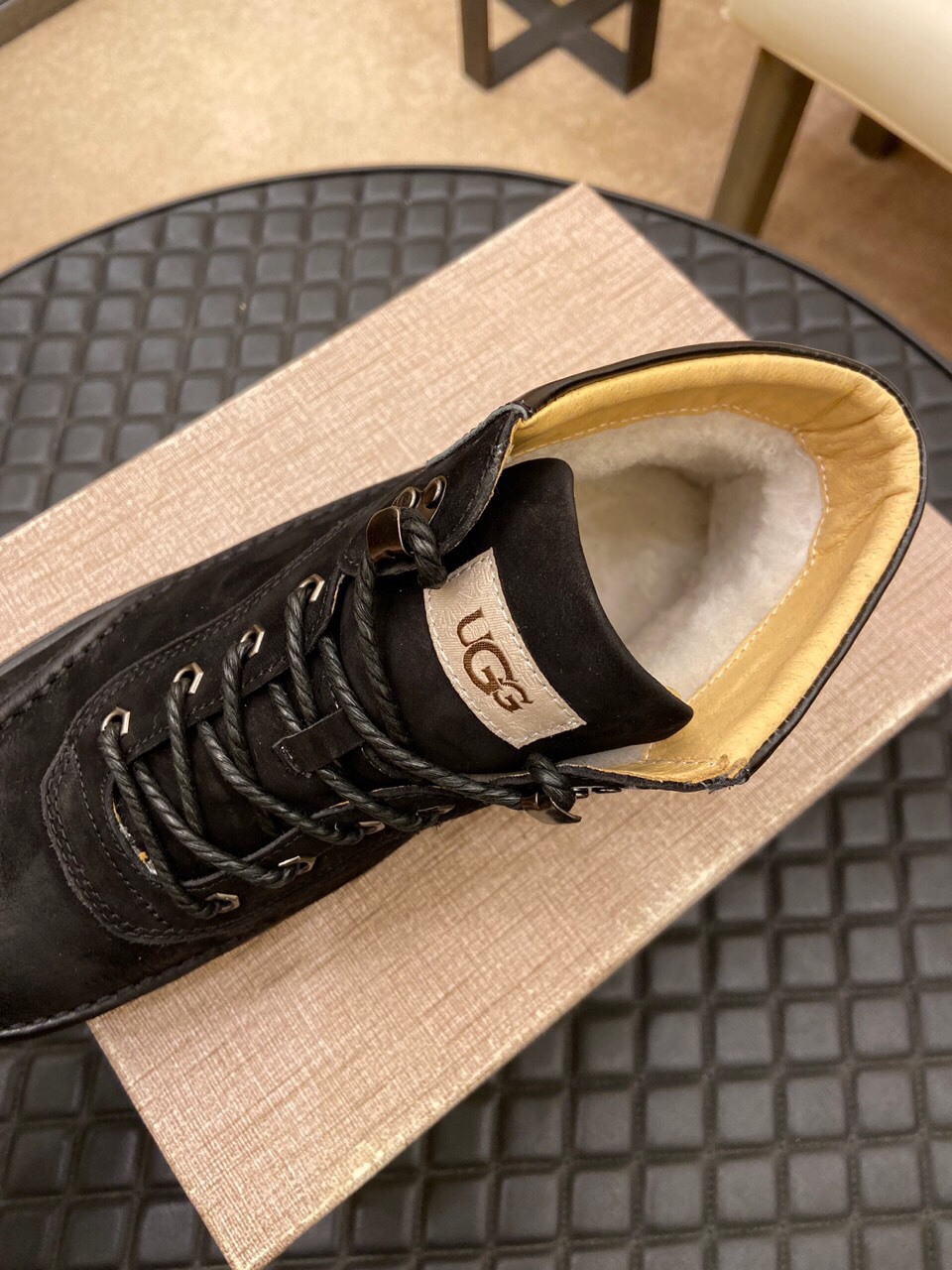 （真全羊毛里不加丝假毛）【UGG男鞋】 版型好到不多说，品质、做工、材料再度升级帅气来袭👏俊朗的外形👏精