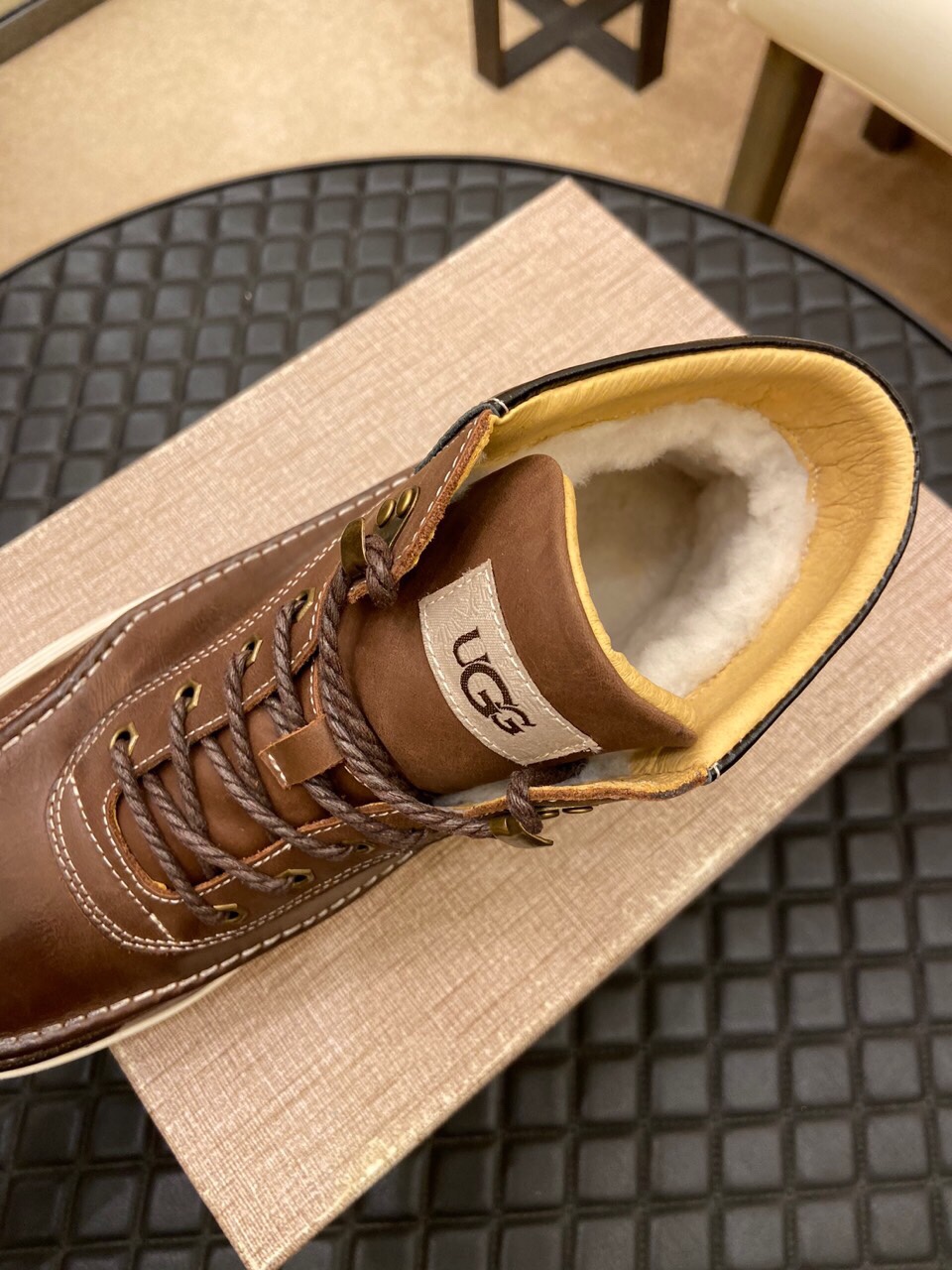 （真全羊毛里不加丝假毛）【UGG男鞋】 版型好到不多说，品质、做工、材料再度升级帅气来袭👏俊朗的外形👏精