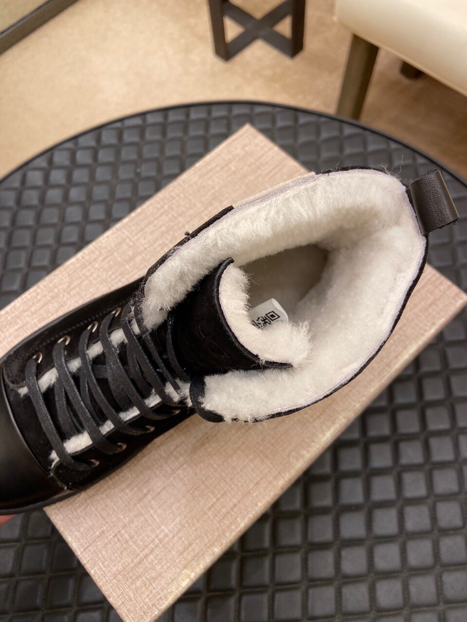（真全羊毛里不加丝假毛）【UGG男鞋】 版型好到不多说，品质、做工、材料再度升级帅气来袭👏俊朗的外形👏精
