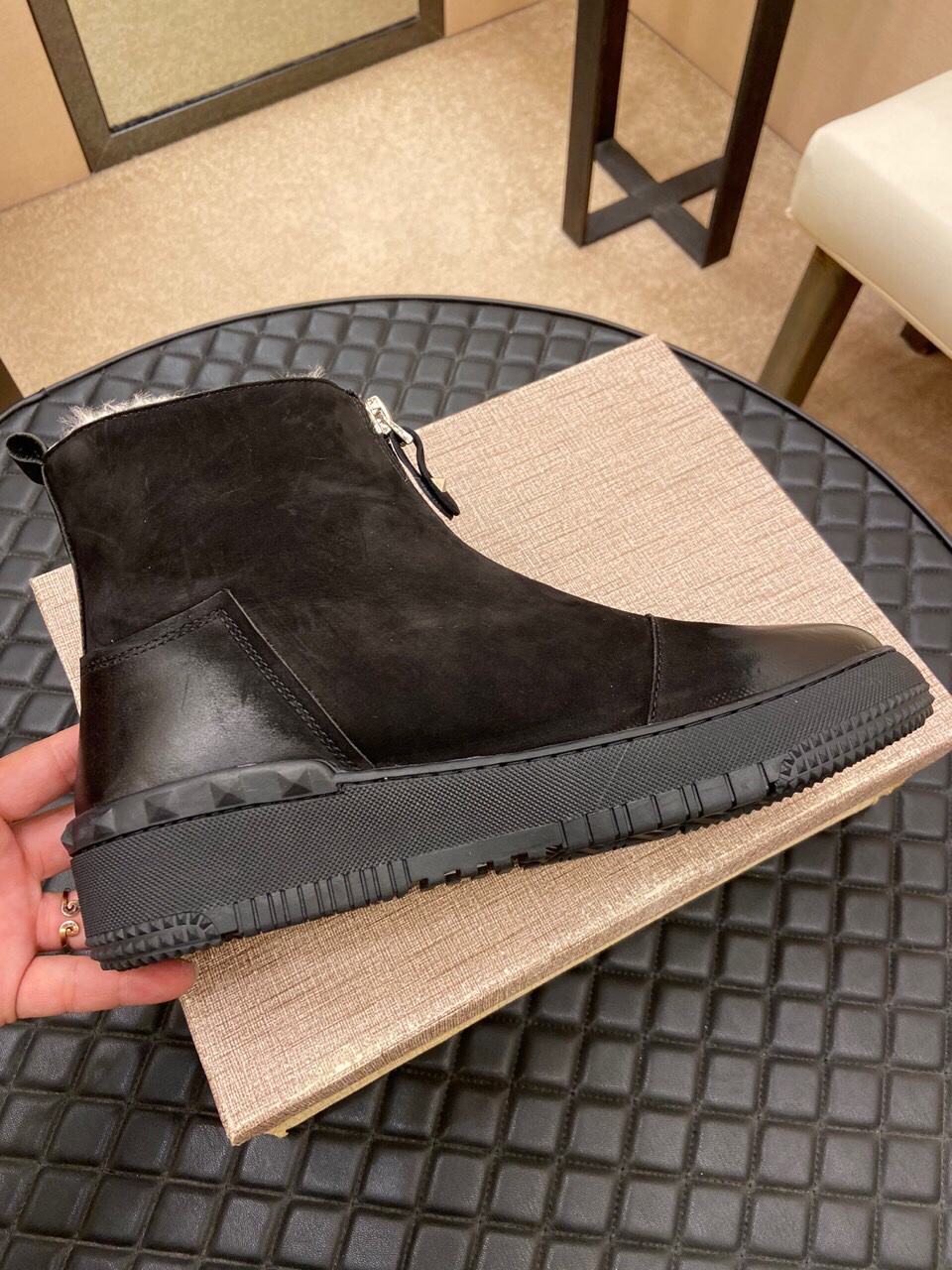 （真全羊毛里不加丝假毛）【UGG男鞋】 版型好到不多说，品质、做工、材料再度升级帅气来袭👏俊朗的外形👏精