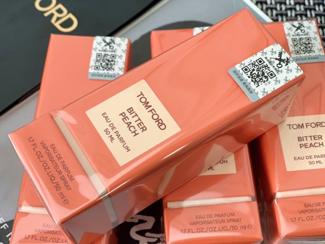 Tom Ford Bitter Peach Eau de Parfum 50ml - Fruity & Woody Fragrance