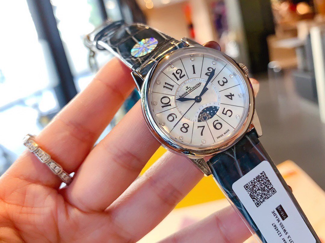 Cartier 积家约会系列女表贝壳面表盘