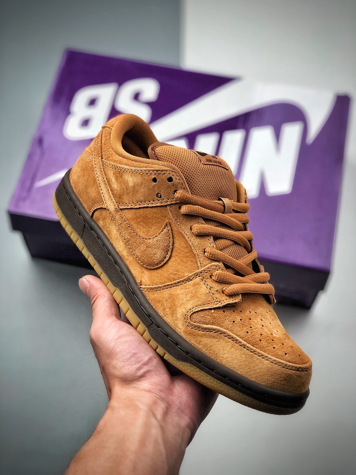 Nike SB Dunk Low, color popular para invierno, tono trigo, amarillo otoñal, zapatilla de skate casual de caña baja. La …