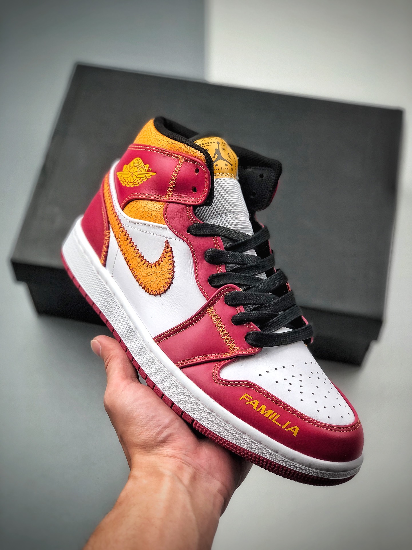 Air Jordan 1 Mid AJ1乔1中帮文化篮球鞋 货号：DC0350-100 尺码：36 36.5 37.5 38 38.5 39 40 40.5 41 42 42.5 43 44 45 46