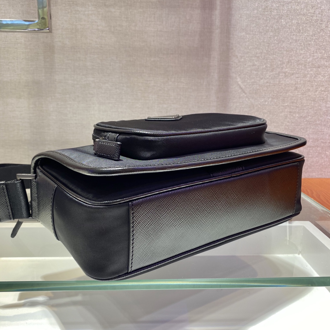 PRADA普拉达再生尼龙面料新款邮差包2VD041