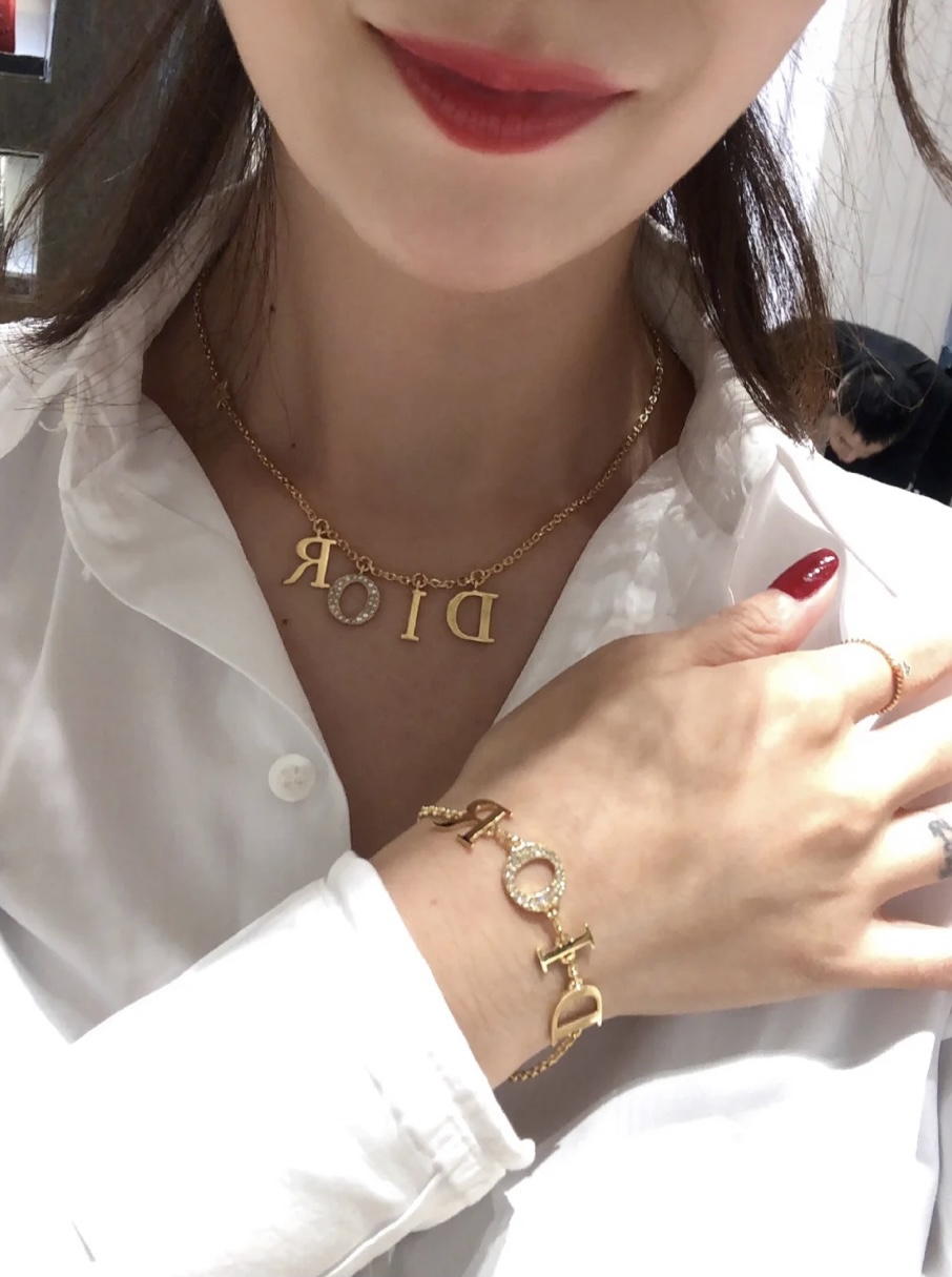 NO:634579,Upper body picture, Cardia high-end jewelry19860909上身图,,卡迪亚高端饰品,Jewelry