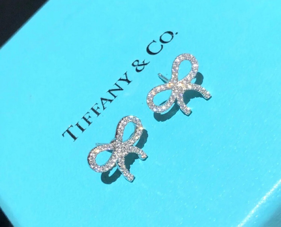 NO:103677,Tiffany diamond-set bow earrings Simple and sweet style Material silver, Tiffany earrings, tiffany19860909蒂芙尼镶钻款蝴蝶结耳钉 简约日常甜美的款式 材质s银,蒂芙尼耳钉,tiffany,Jewelry