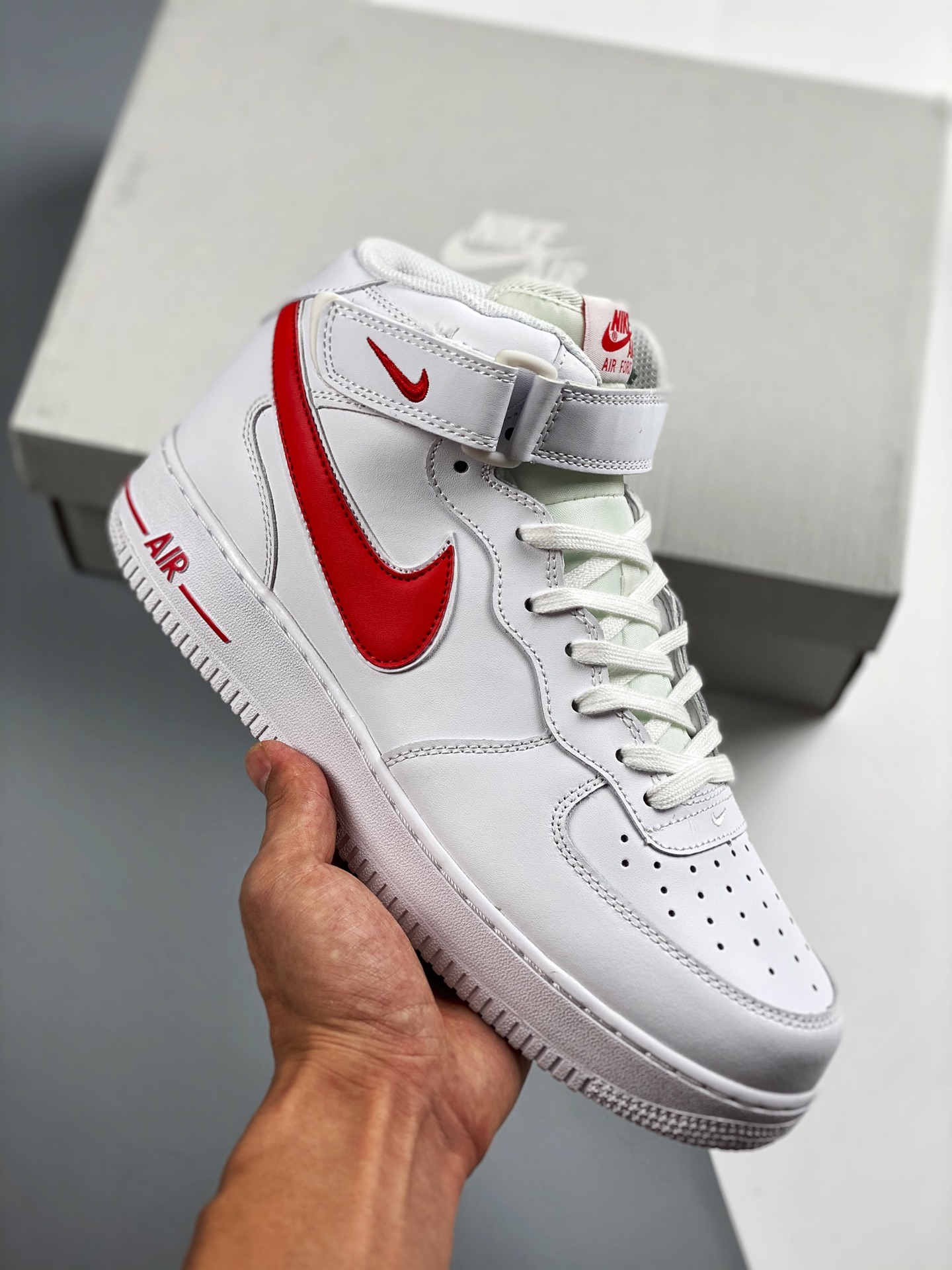 Oferta especial 💥 ¡Corre que se acaba! 👏 AIR FORCE 1 MID Blanco/Rojo, color oficial de lanzamiento en el extranjero, …
