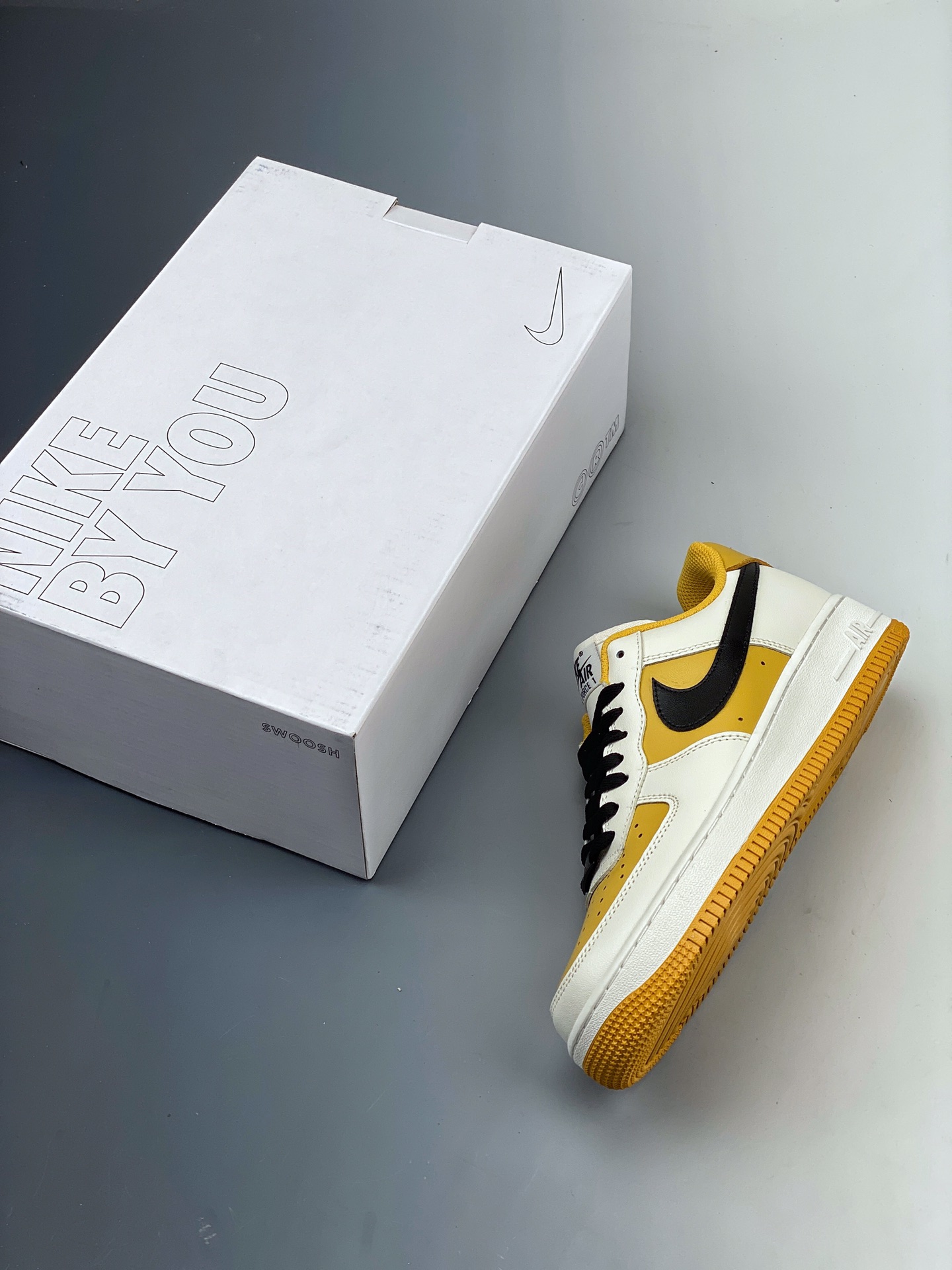 200    Nike Air Force 1 空军一号低帮运动休闲板鞋 AQ4134-604