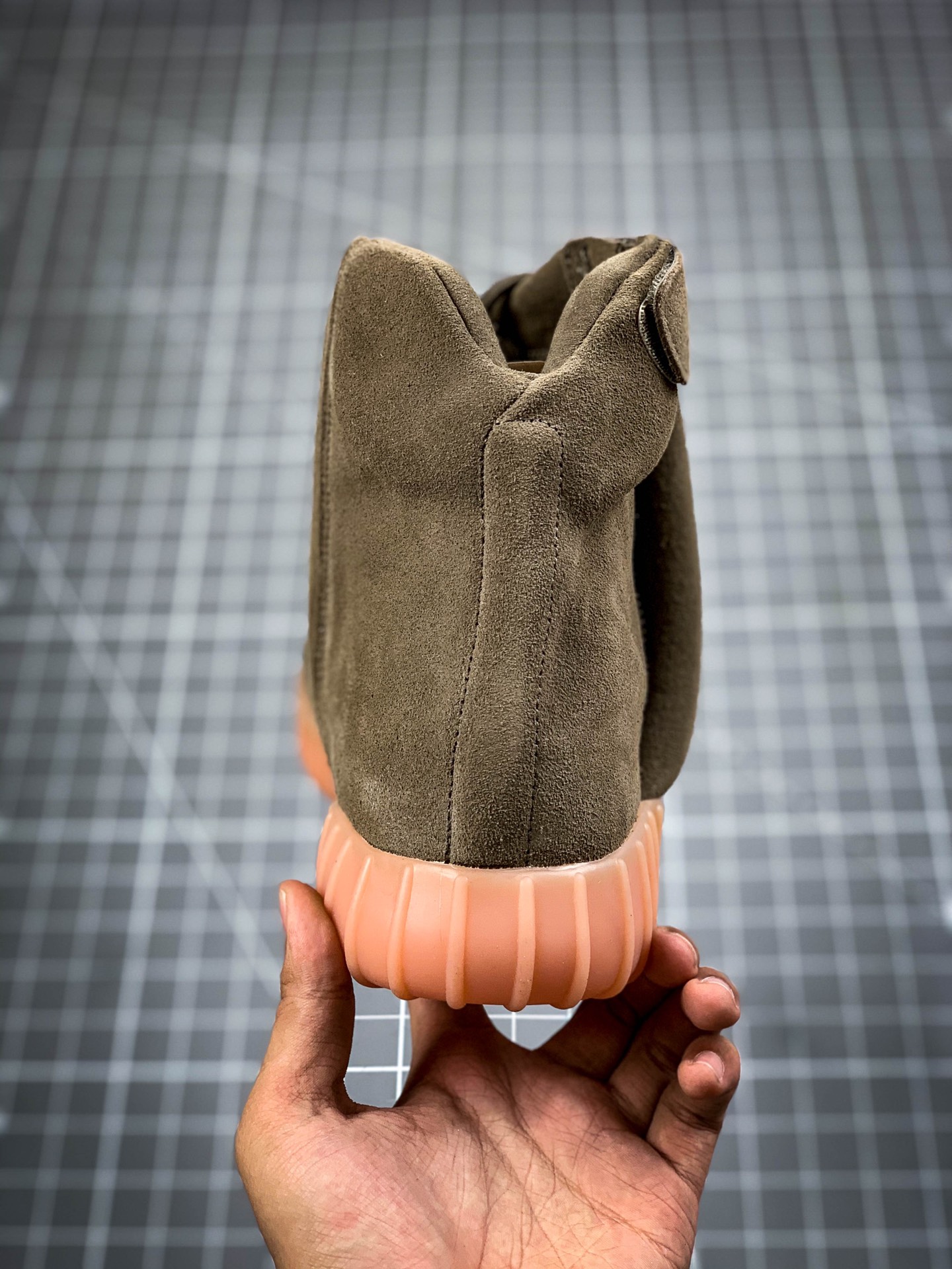 550  Adidas 阿迪达斯 Yeezy 750 Boost 浅棕 BY2456