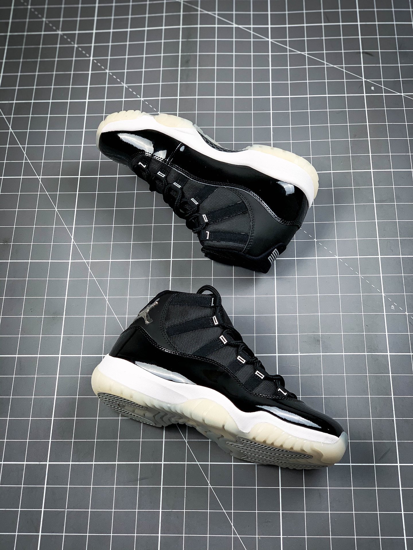 240  Air Jordan 11 ” Silver Eyelets ” AJ11乔11 大魔王2.0 男子文化篮球鞋 CT8012-011