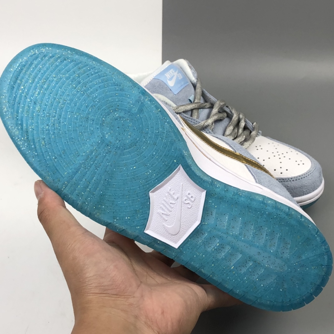 180 Sean Cliver x Nike SB Dunk Low Pro”White/Psychic Blue-Metallic Gold” 雾霾蓝白金钩水晶底 扣篮系列低帮休闲运动滑板板鞋 DC9936-100