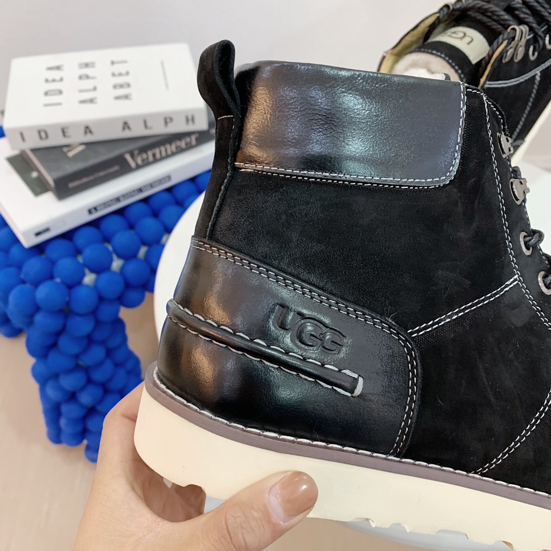 爆款来袭 【UGG男鞋】 版型好到不多说，品质、做工、材料再度升级帅气来袭👏俊朗的外形👏精致的做工👏上等