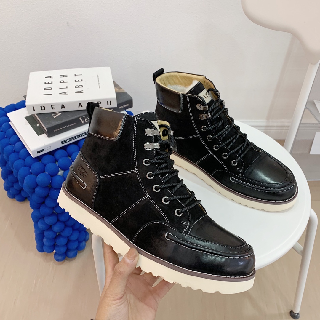 爆款来袭 【UGG男鞋】 版型好到不多说，品质、做工、材料再度升级帅气来袭👏俊朗的外形👏精致的做工👏上等