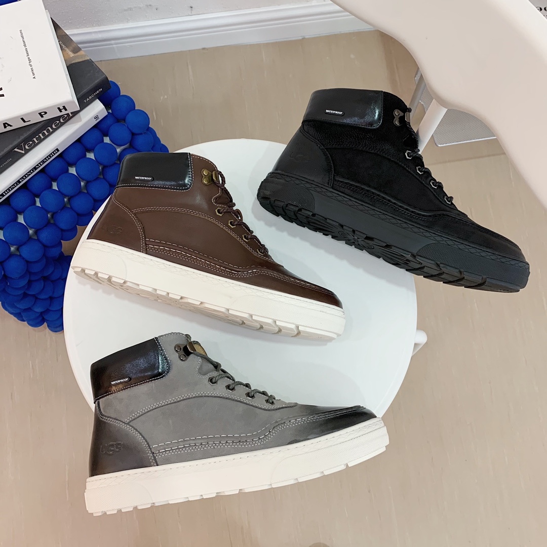 【UGG男鞋】 版型好到不多说，品质、做工、材料再度升级帅气来袭👏俊朗的外形👏精致的做工👏上等的皮料拒绝