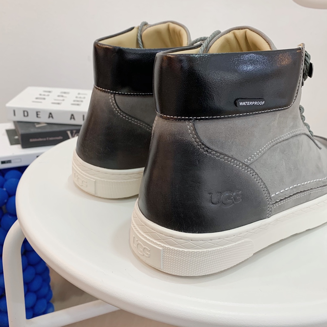 爆款来袭 大量现货 【UGG男鞋】 版型好到不多说，品质、做工、材料再度升级帅气来袭👏俊朗的外形👏精致的