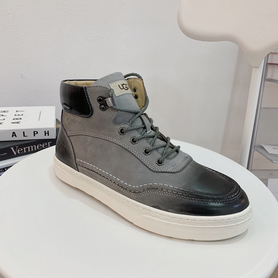 爆款来袭 大量现货 【UGG男鞋】 版型好到不多说，品质、做工、材料再度升级帅气来袭👏俊朗的外形👏精致的
