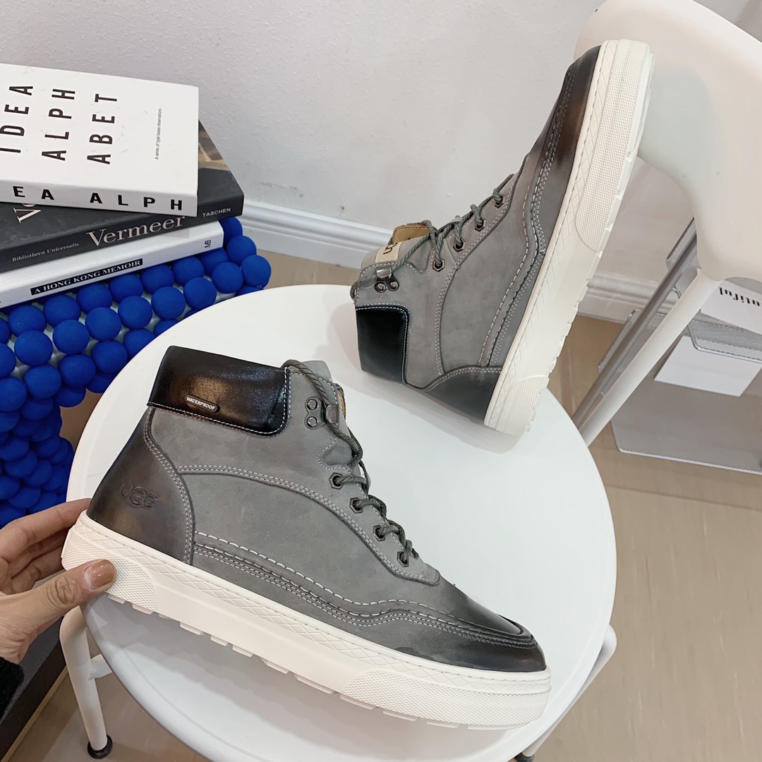 爆款来袭 大量现货 【UGG男鞋】 版型好到不多说，品质、做工、材料再度升级帅气来袭👏俊朗的外形👏精致的