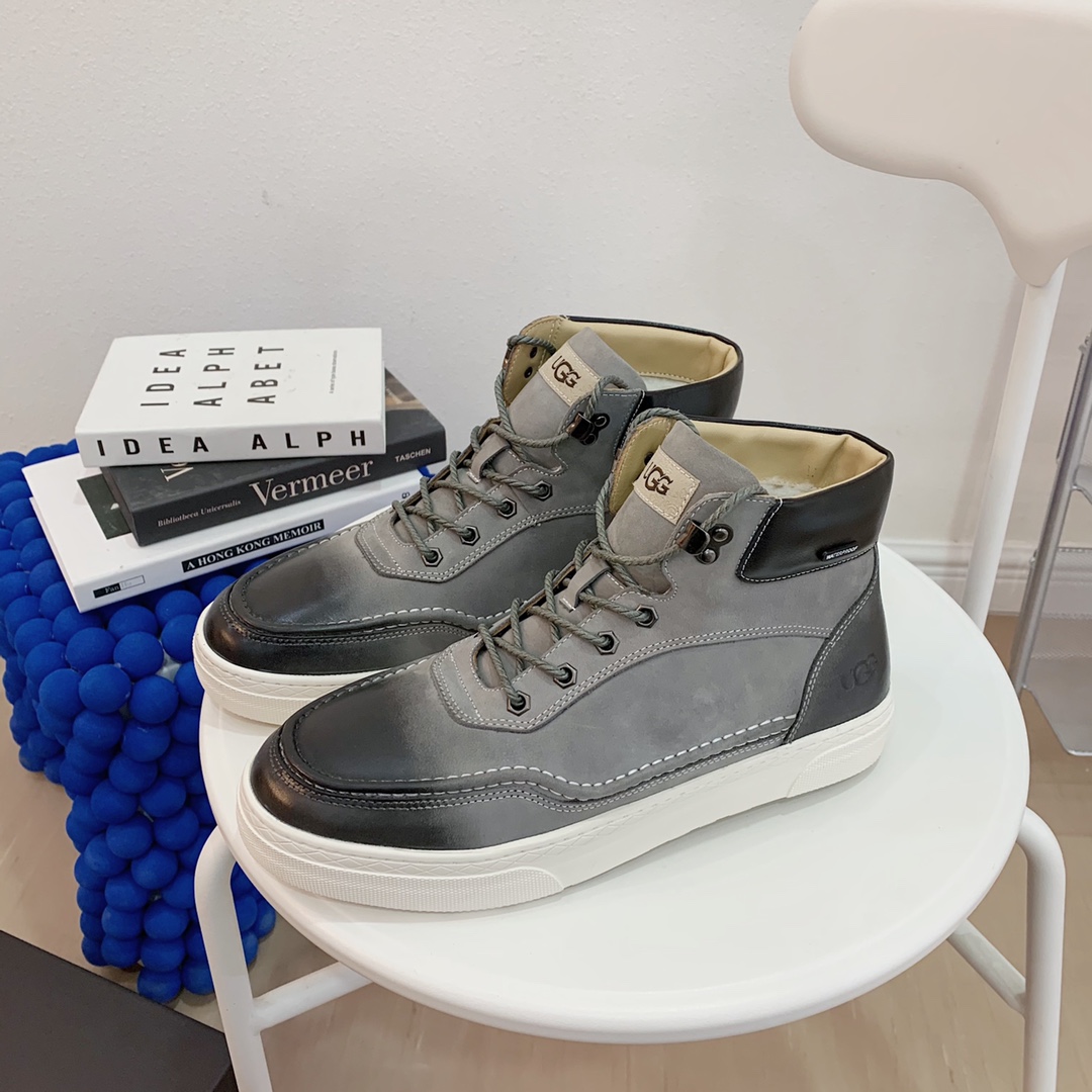 爆款来袭 大量现货 【UGG男鞋】 版型好到不多说，品质、做工、材料再度升级帅气来袭👏俊朗的外形👏精致的