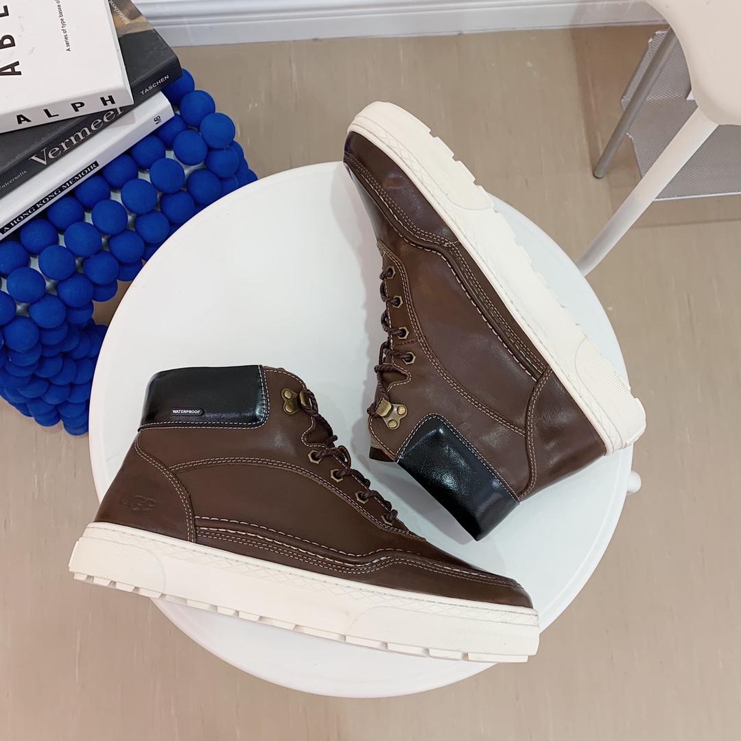 【UGG男鞋】 版型好到不多说，品质、做工、材料再度升级帅气来袭👏俊朗的外形👏精致的做工👏上等的皮料拒绝