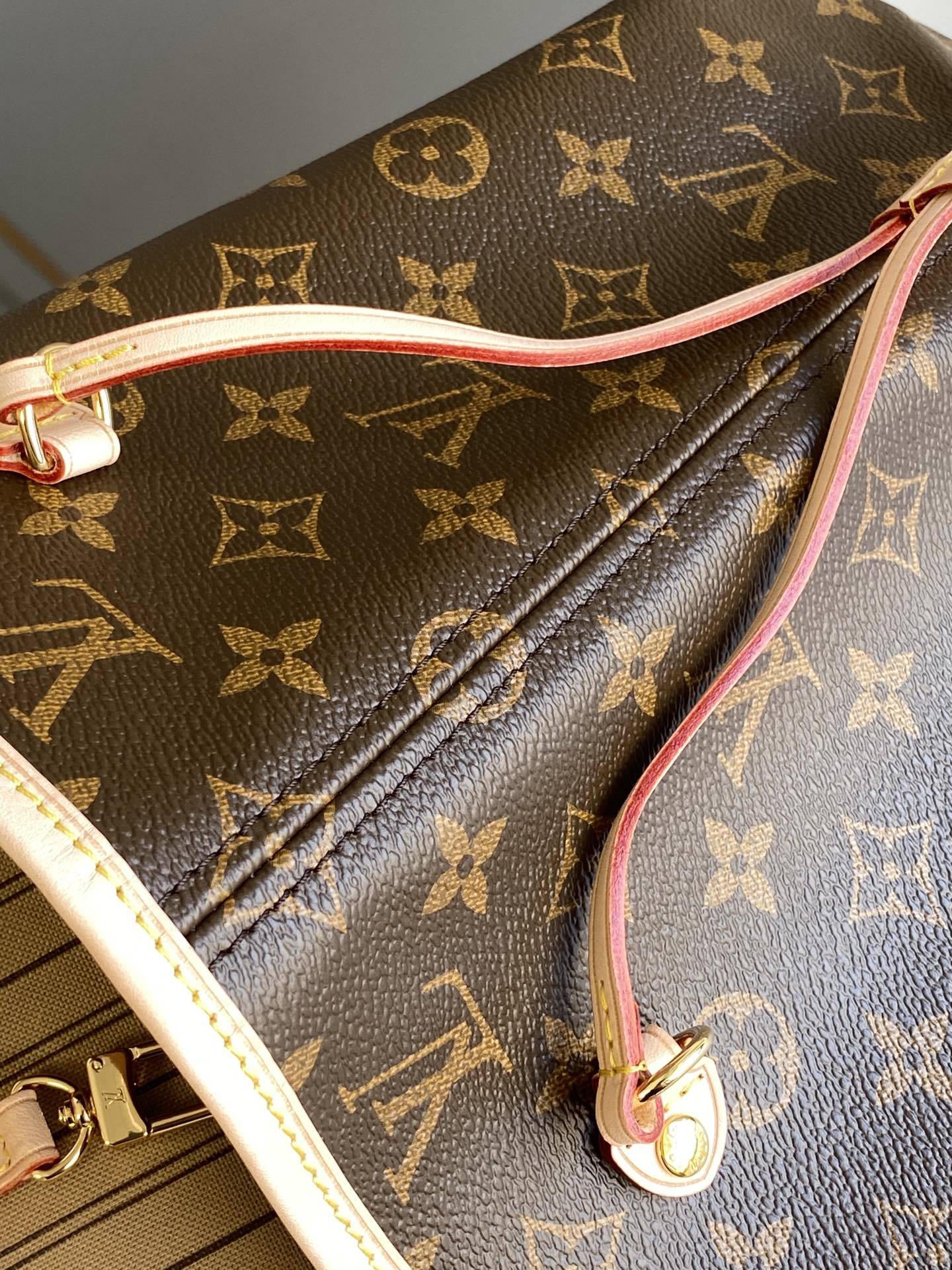 M40995顶级原单NEVERFULL中号手袋Neverfull经典手袋探索袋内精致细节重新设计的内袋采