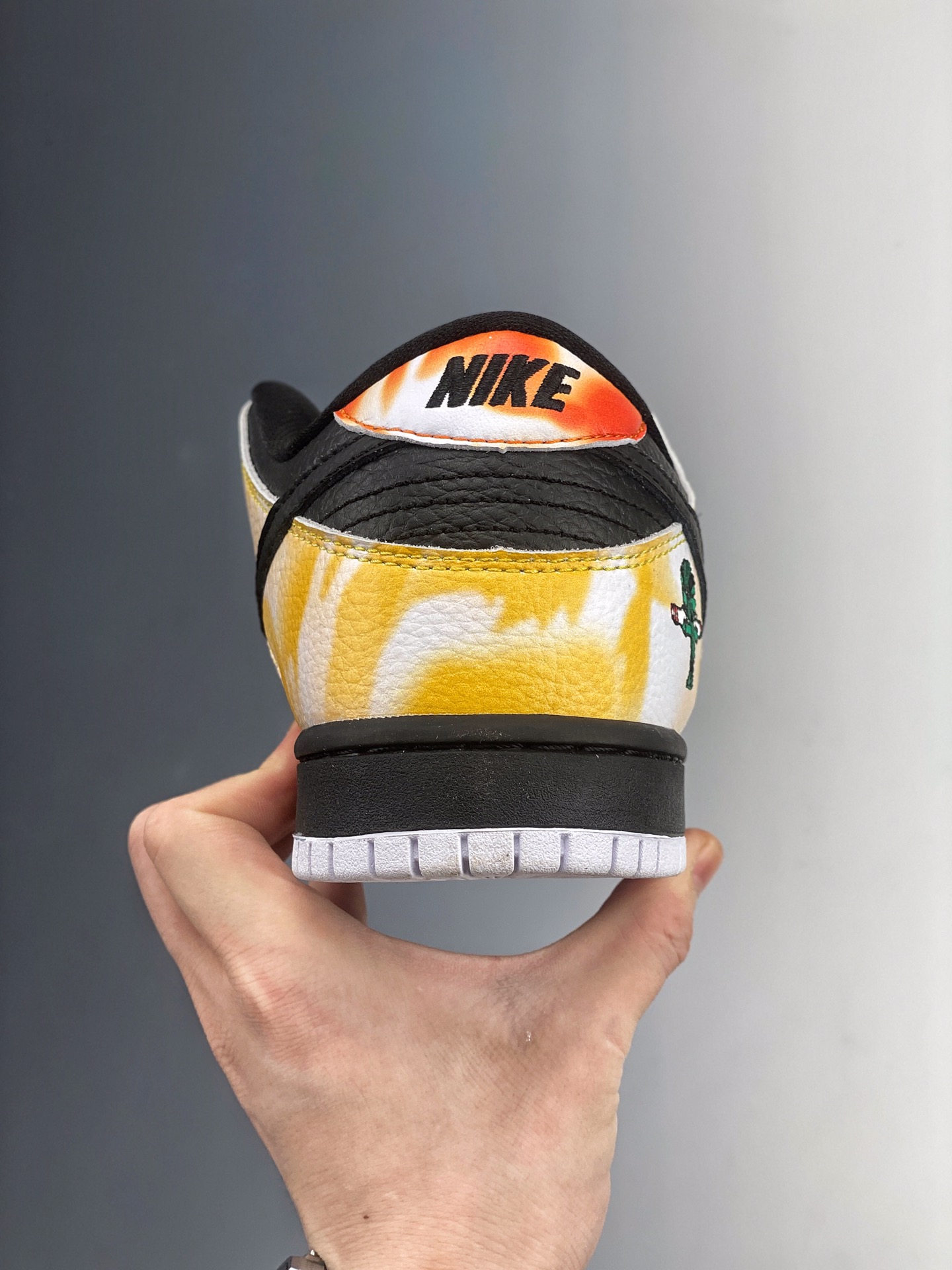 180   Nike SB Dunk Low Pro QS”Viernam 25 Anniversary”扣篮系列低帮经典百搭休闲运动板鞋“黑黄橙扎染外星人”  BQ6832-001