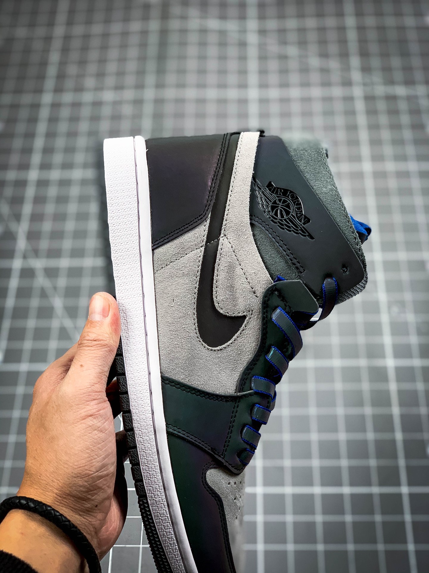 300 乔丹/Air JordanAJ1 aj1 乔丹1代 乔1 乔丹1代中帮系列 LPL x Air Jordan 1 Zoom Comfort“Iridescent”  DD1453-001