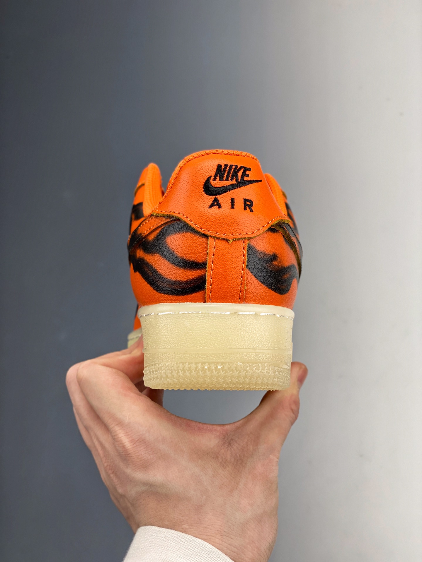 180   Nike Air Force 1 空军一号低帮运动休闲板鞋 CU8067-800