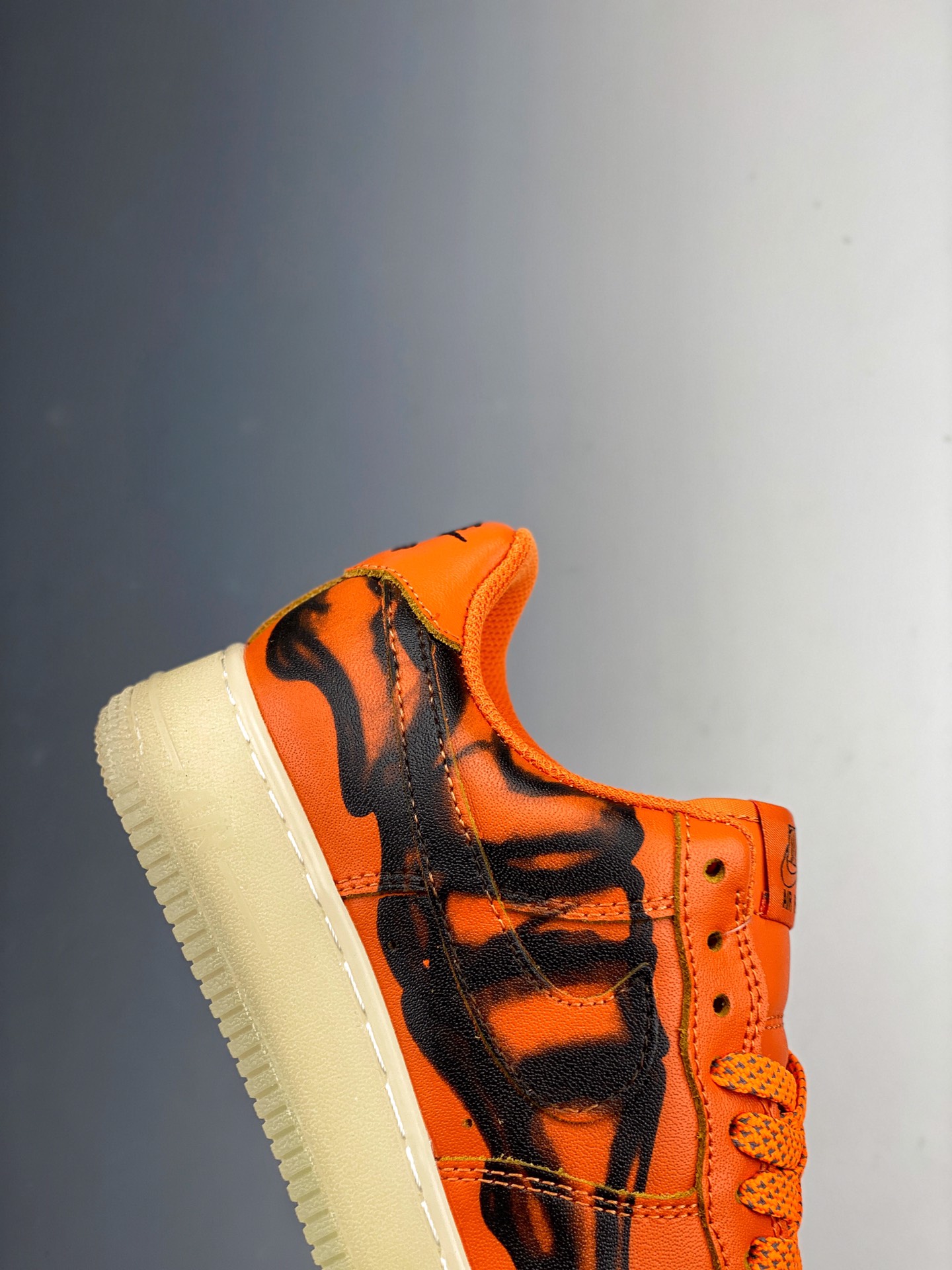 180   Nike Air Force 1 空军一号低帮运动休闲板鞋 CU8067-800