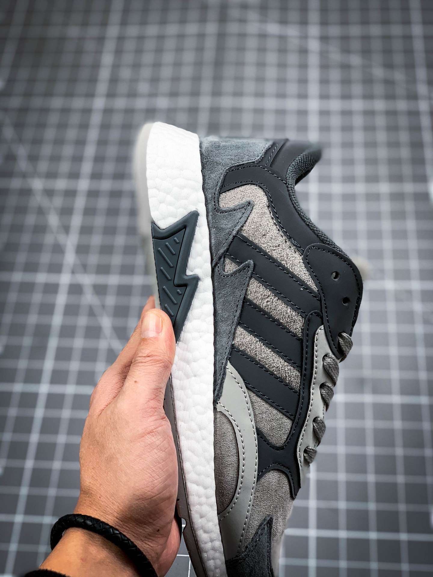 200 Adidas 阿迪达斯 Trescrun Boost 火焰 真爆米花复古休闲运动跑步鞋 EG7444 2482