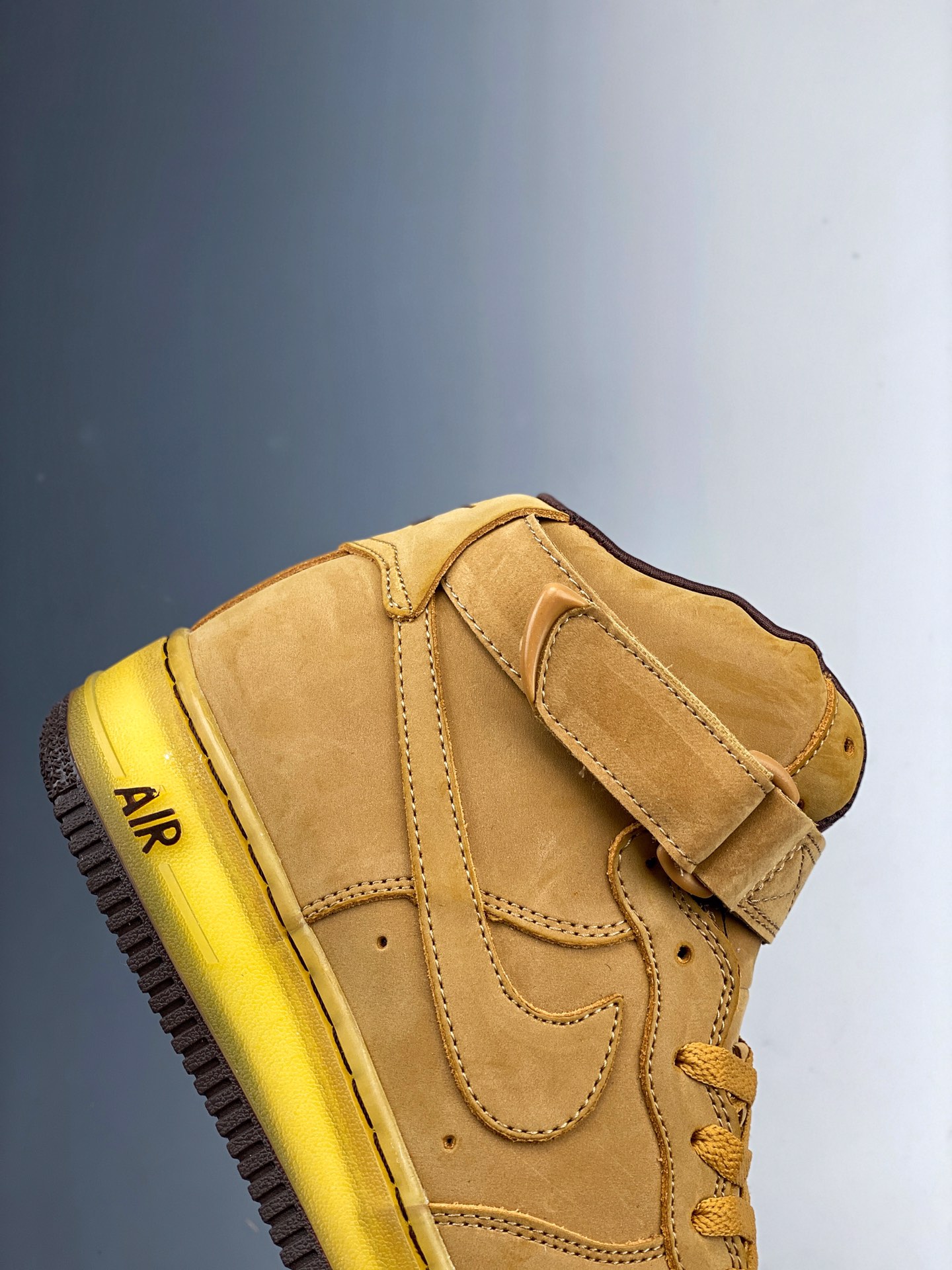220  NIKE AIR FORCE 1'07 AF1 摩卡小麦高帮DC7504-600