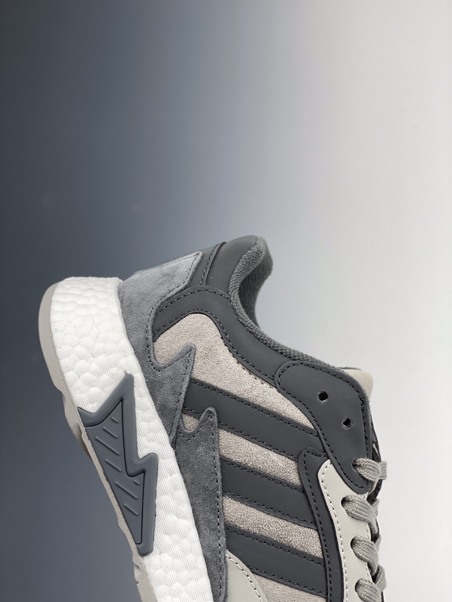 200   Adidas 阿迪达斯 Trescrun Boost 火焰 真爆米花复古休闲运动跑步鞋 EG7444