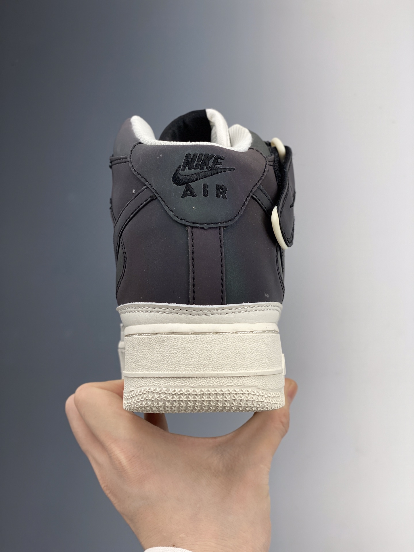 160    Nike Air Force 1 ' 07 DEMON “夜魔侠 中帮变色龙” 来自西方的“夜魔侠”AT1118-600