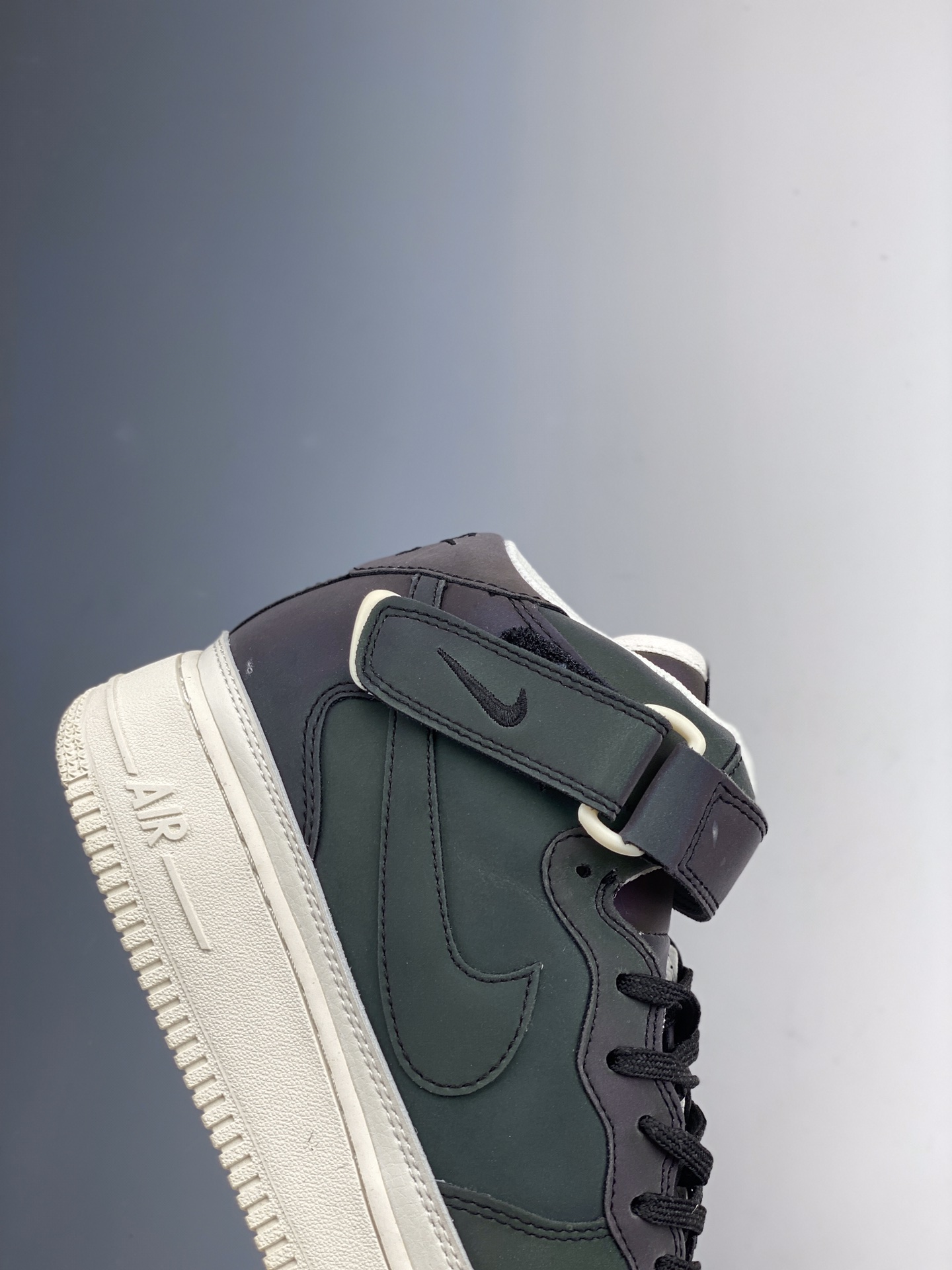 160    Nike Air Force 1 ' 07 DEMON “夜魔侠 中帮变色龙” 来自西方的“夜魔侠”AT1118-600