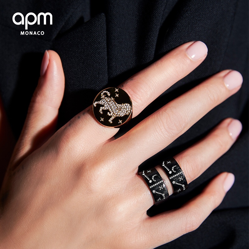 💰80 高品质❗Apm monaco 金色狮子座戒指！全新系列Constellation已上线，系列主题启发自宇宙星术及深邃星空，有没有星耀到你！小酷炫小摇滚刻上你的专属星座，简直要帅到起飞！码数678～