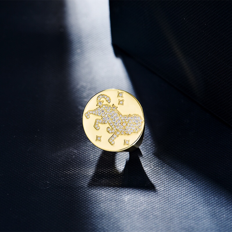 💰80 高品质❗Apm monaco 金色狮子座戒指！全新系列Constellation已上线，系列主题启发自宇宙星术及深邃星空，有没有星耀到你！小酷炫小摇滚刻上你的专属星座，简直要帅到起飞！码数678～