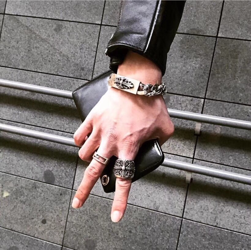 Chrome Hearts 𝐂𝐡𝐫𝐨𝐦𝐞 𝐡𝐞𝐚𝐫𝐭𝐬 克罗心十字花男士手链