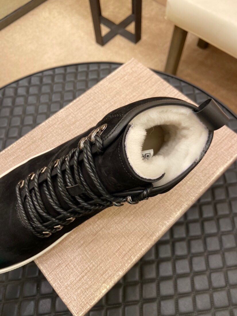 （真全羊毛里不加丝假毛）【UGG男鞋】 版型好到不多说，品质、做工、材料再度升级帅气来袭👏俊朗的外形👏精