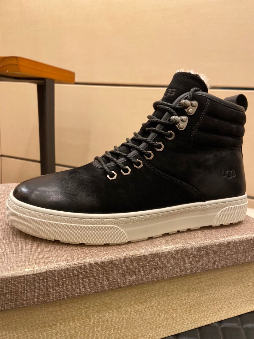 （真全羊毛里不加丝假毛）【UGG男鞋】 版型好到不多说，品质、做工、材料再度升级帅气来袭👏俊朗的外形👏精