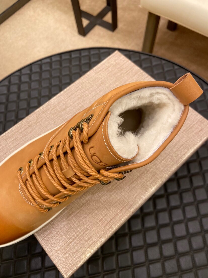 （真全羊毛里不加丝假毛）【UGG男鞋】 版型好到不多说，品质、做工、材料再度升级帅气来袭👏俊朗的外形👏精