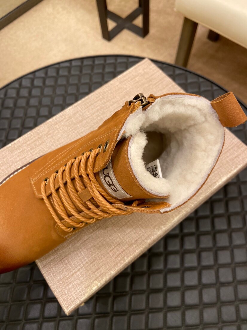 （真全羊毛里不加丝假毛）【UGG男鞋】 版型好到不多说，品质、做工、材料再度升级帅气来袭👏俊朗的外形👏精