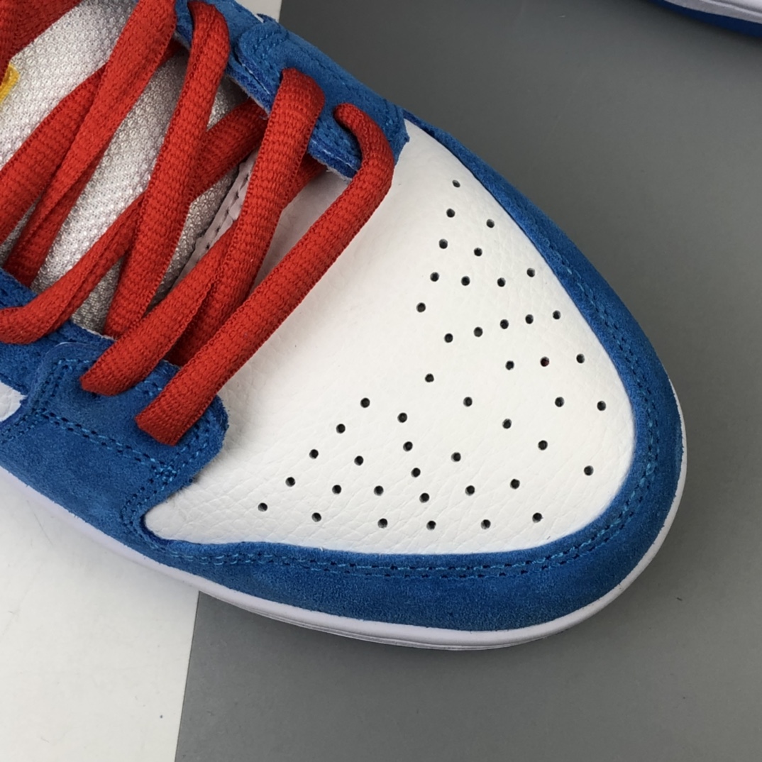 180 Nike SB Dunk Low“Doraemon” 机器猫主题配色低帮滑板鞋 819674-420