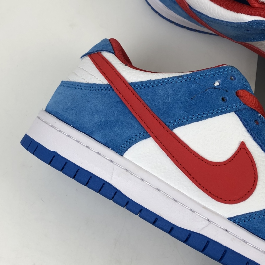 180 Nike SB Dunk Low“Doraemon” 机器猫主题配色低帮滑板鞋 819674-420