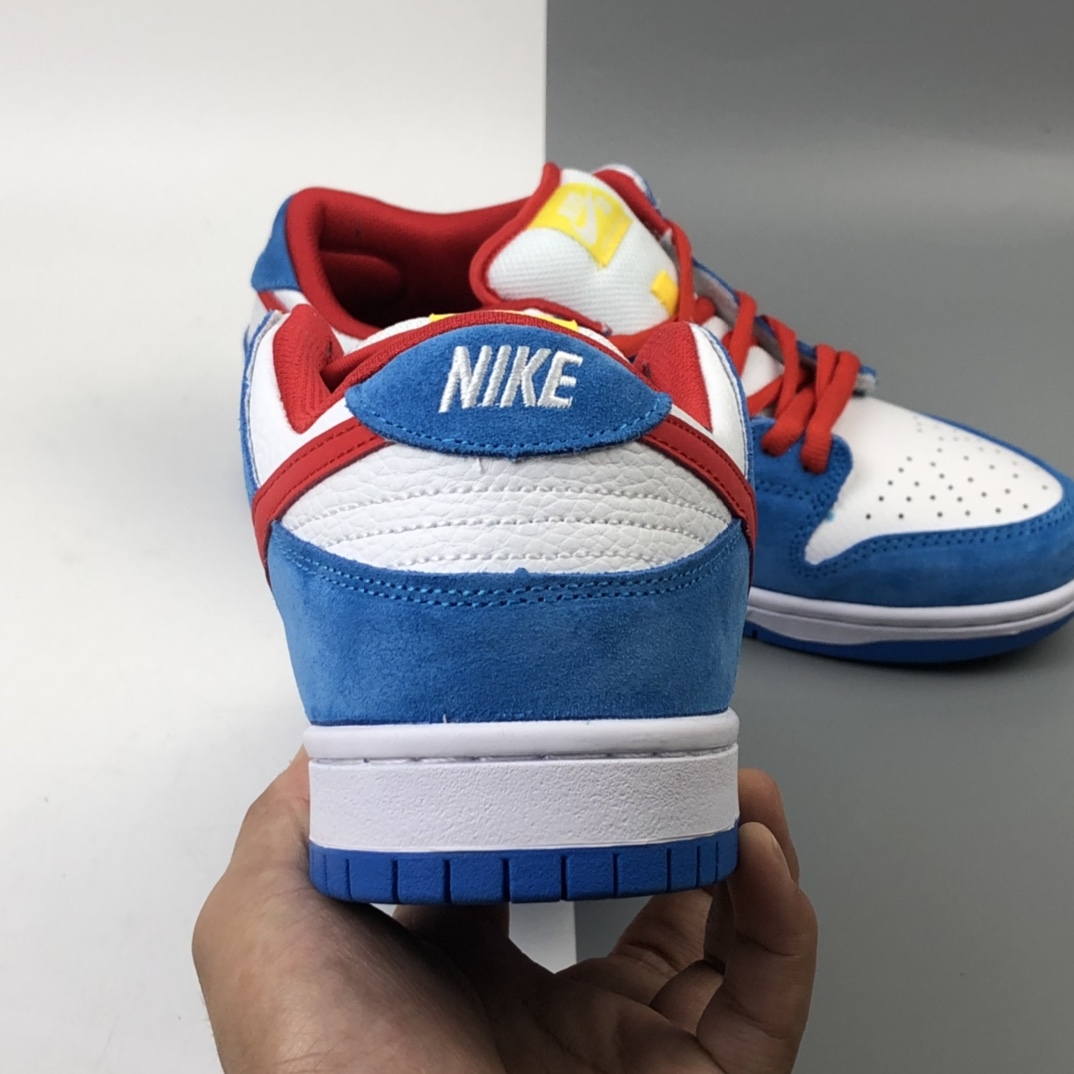 180 Nike SB Dunk Low“Doraemon” 机器猫主题配色低帮滑板鞋 819674-420